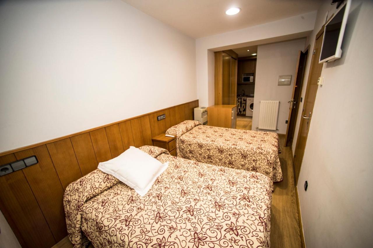 Hostal Caballeros Soria Extérieur photo