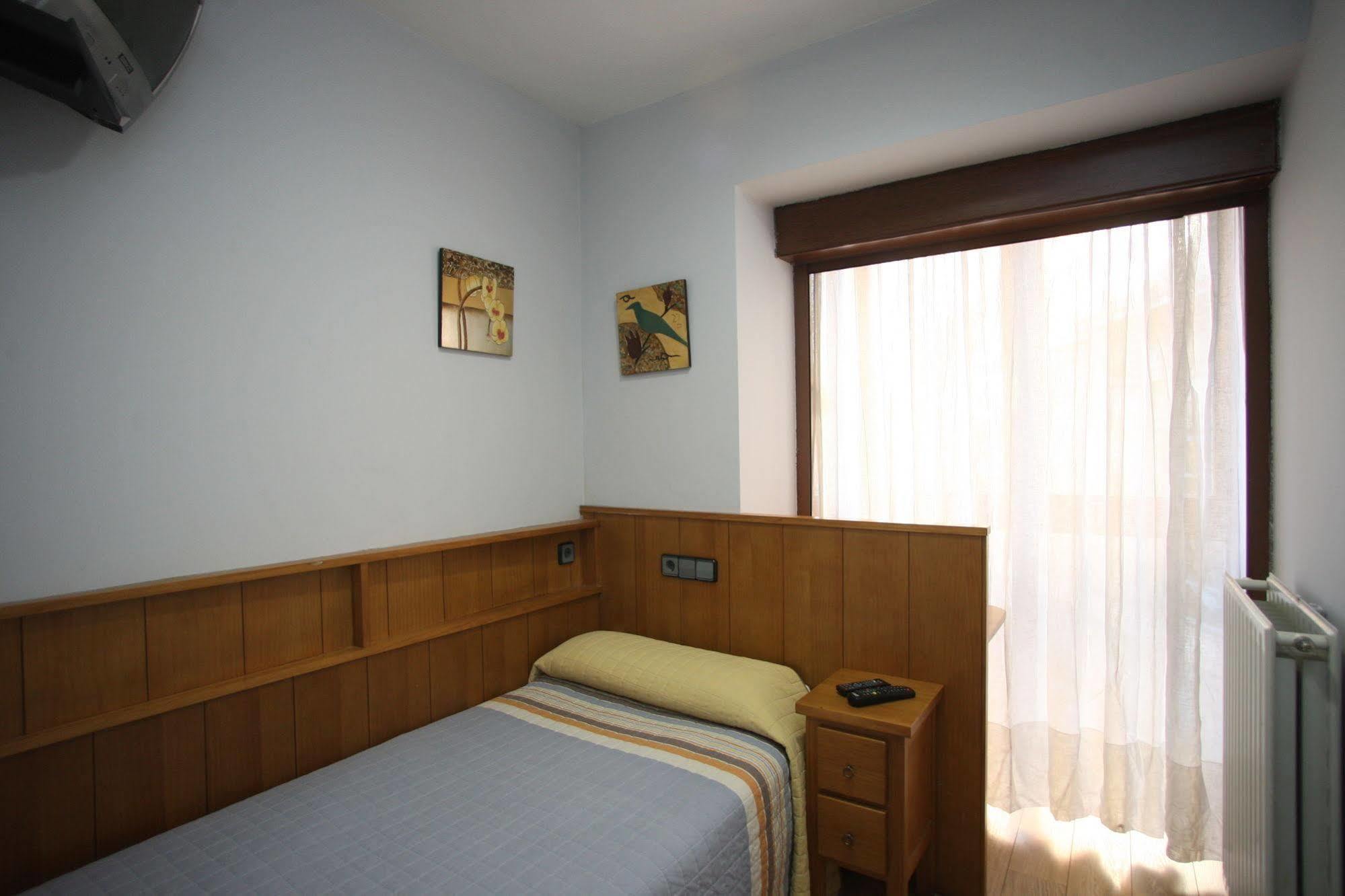 Hostal Caballeros Soria Extérieur photo